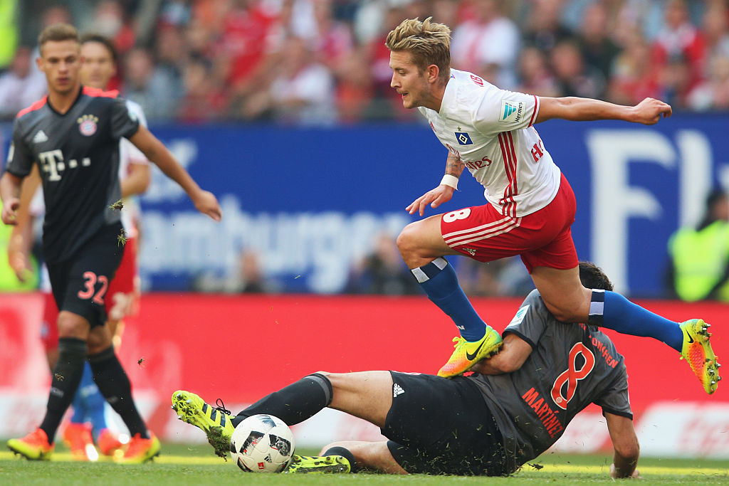 Lewis Holtby, Javier Martinez