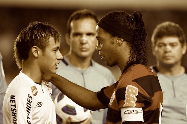 Santos 4 x 5 Flamengo: a bruxaria de Ronaldinho venceu a magia de Neymar