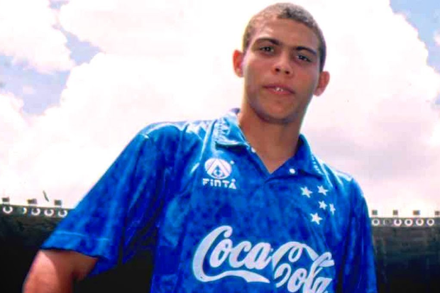 Com 17 anos, Ronaldo j era um 'Fenmeno'... E o Bahia sabe bem!