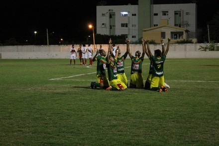 Petrolina 3-2 Flamengo-PE