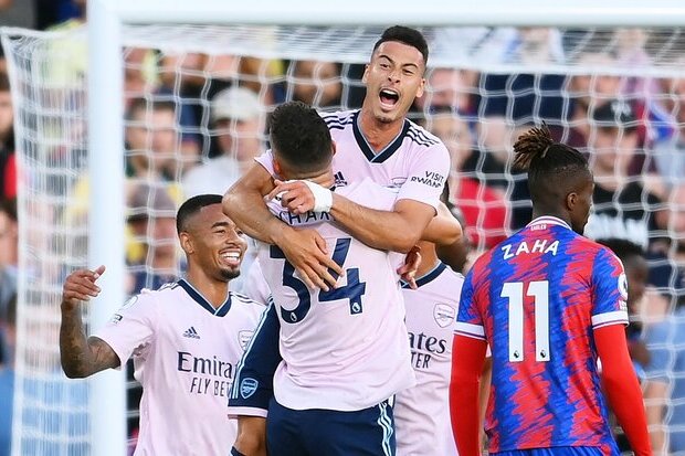 Com gol brasileiro, Arsenal abre o Inglês com vitória sobre o Crystal Palace