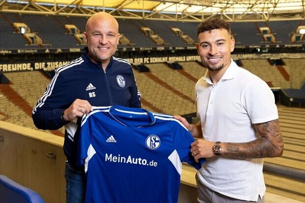 Sueco é novidade no ataque do Schalke 04