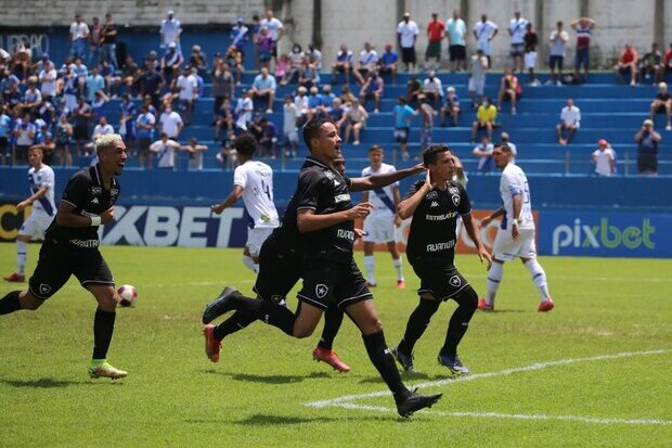 Lucas Barreto brilha e Botafogo é o primeiro classificado às oitavas da Copinha