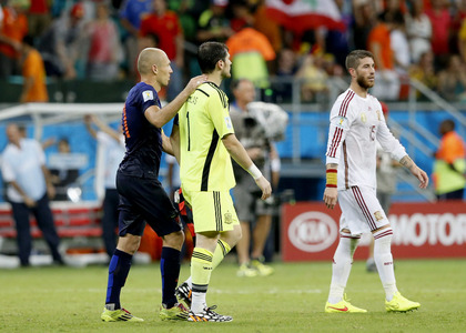 Espanha v Holanda (Mundial 2014)