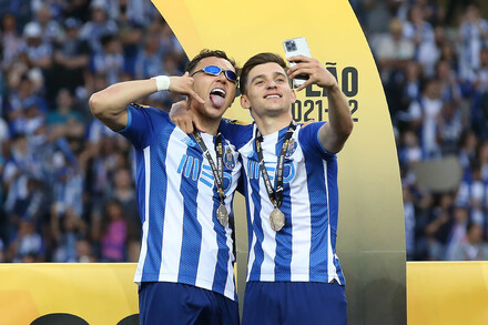 Liga BWIN: A entrega do trofu ao FC Porto