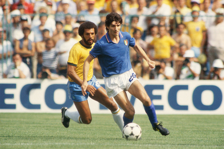 Paolo Rossi arrasa Brasil no Mundial 1982
