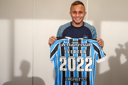 everton soares jersey