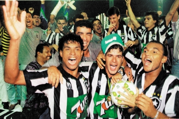 1995: O brilho das estrelas no-solitrias