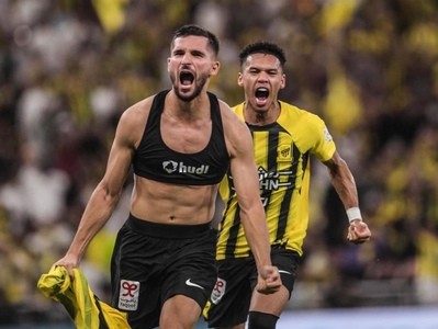 Houssem Aouar (ALG)