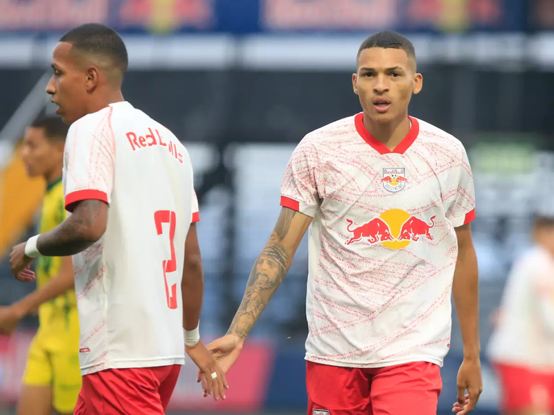 Vitinho (BRA)