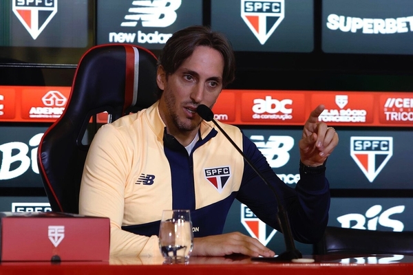 So Paulo anuncia sada do tcnico Luis Zubelda 