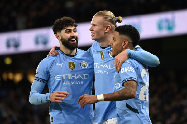 Dupla Savinho e Haaland funciona bem e City goleia West Ham em casa