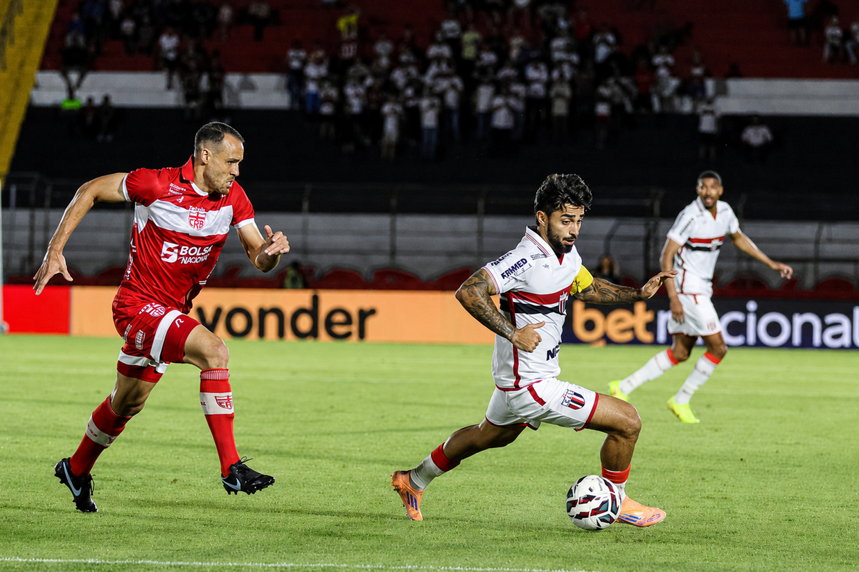CRB marca com Dadá Belmonte e vence Botafogo fora de casa