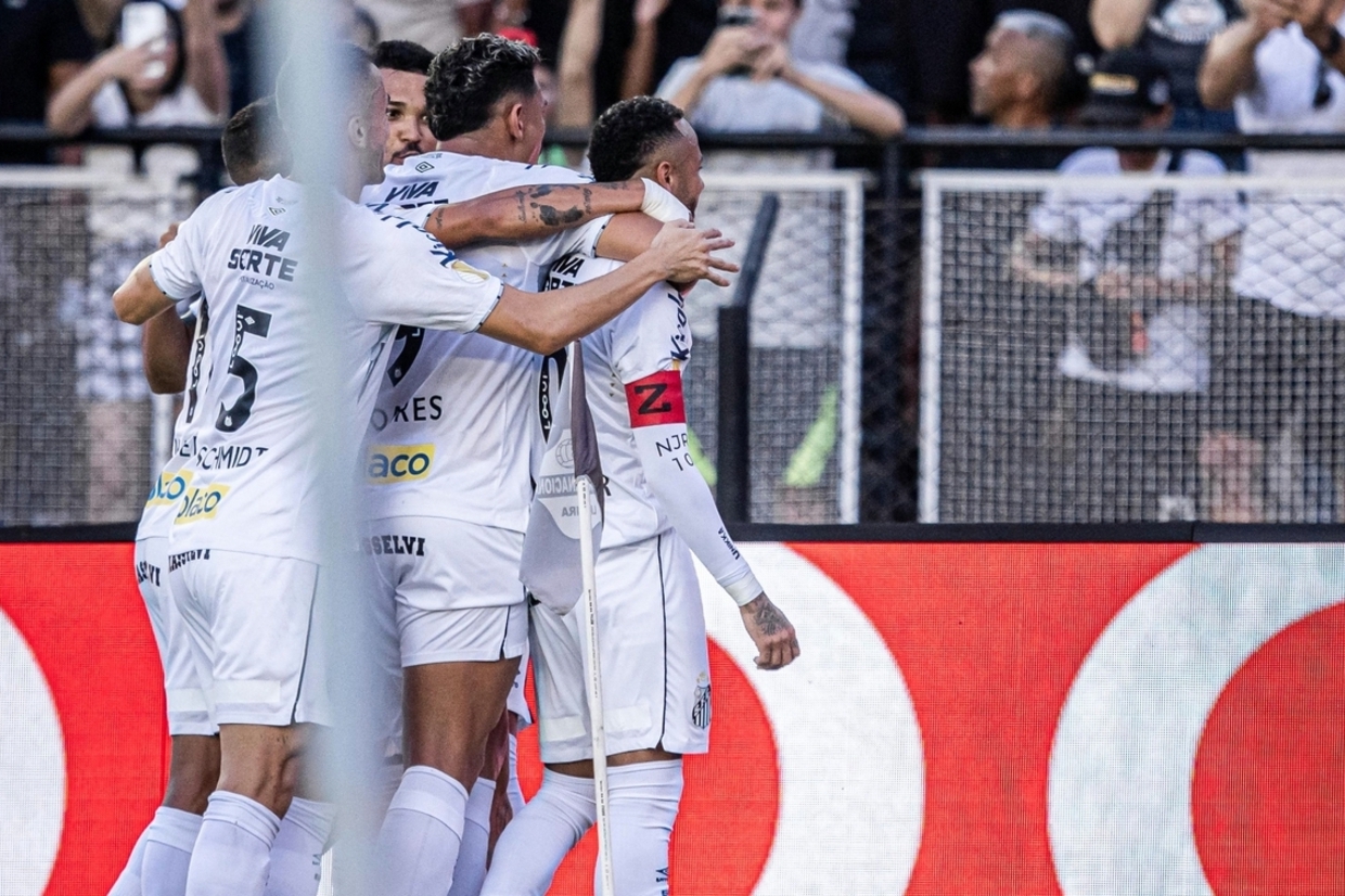 Com pintura de Neymar, Santos rebaixa Inter de Limeira e avana em primeiro