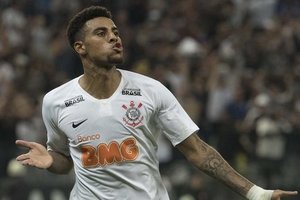Gustagol defende chance na seleo: 'No tem um 9 como eu'