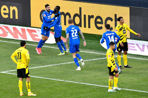Dortmund sofre para arrancar empate com Hoffenheim e pode ficar ainda mais para trs