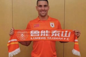 Moiss deixa Palmeiras e  oficializado no Shandong Luneng