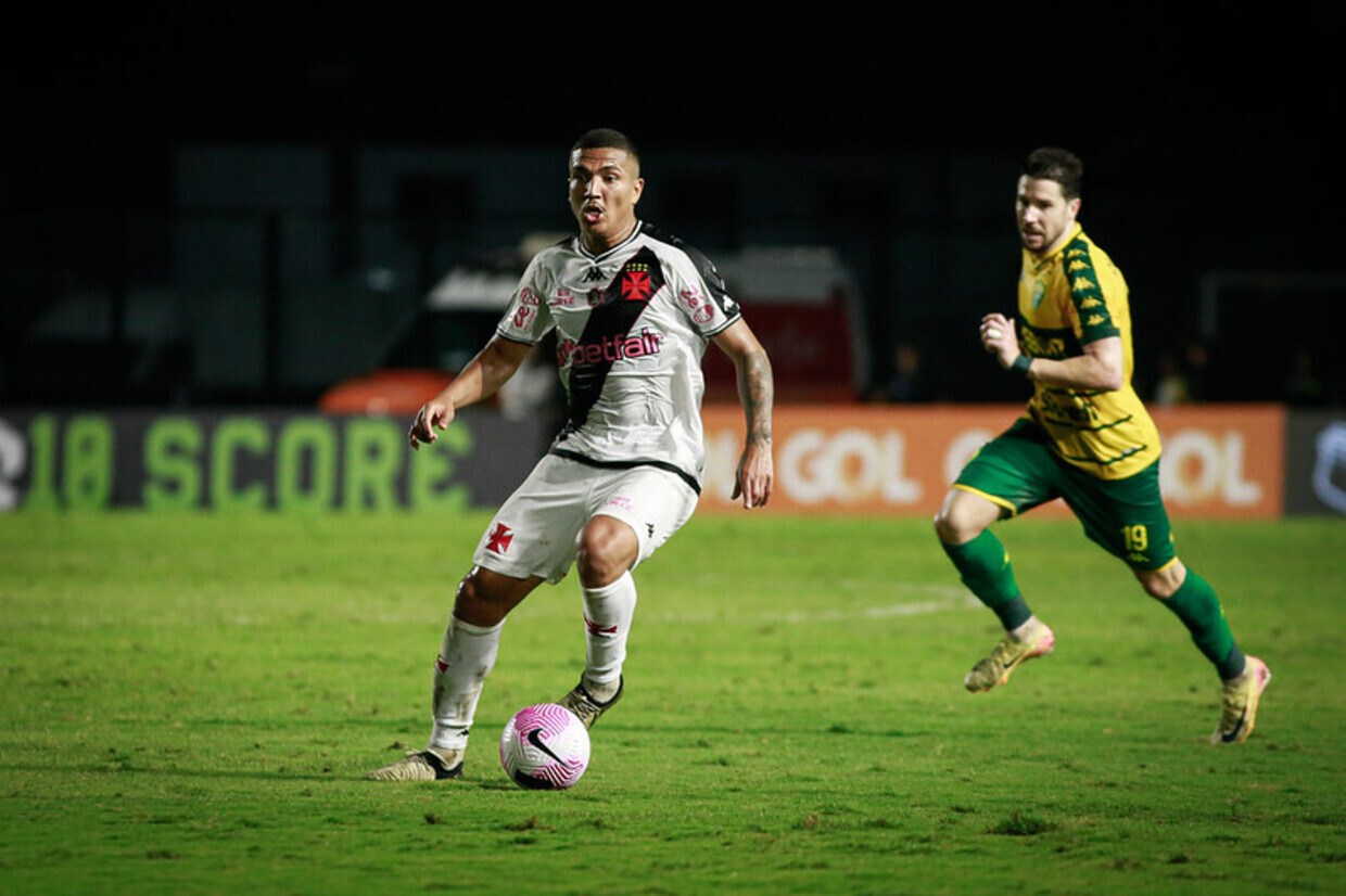 Vasco encerra jejum de vitórias, bate Cuiabá e volta a sonhar com Libertadores