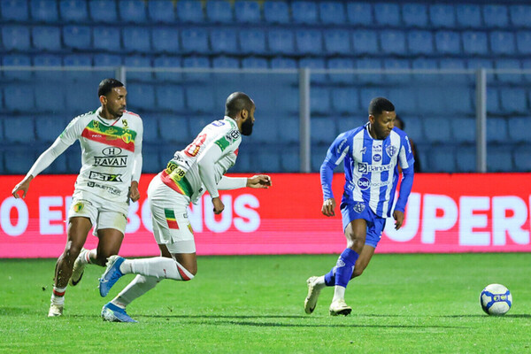 Brusque vence Paysandu e projeta arrancada para deixar o Z4