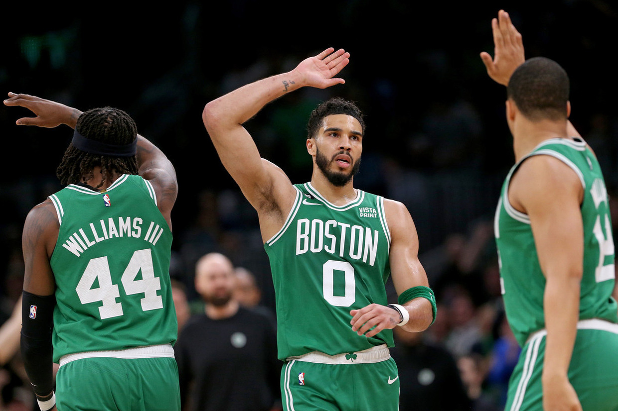 Quarteto inspirado e defesa... Celtics ganham fôlego e forçam jogo 6 contra o Heat