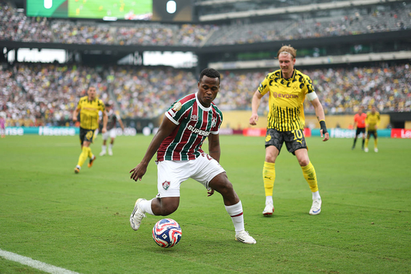 O qu faltou para o Flu vencer o Dortmund? Partida quase perfeita do Tricolor terminou sem...