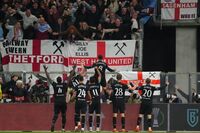 Fiorentina e West Ham conquistam vaga fora de casa e decidiro a Conference League