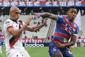 Fortaleza perde para o Atltico-GO em casa e v posio no G4 ameaada