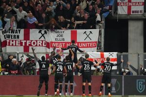 Fiorentina e West Ham conquistam vaga fora de casa e decidiro a Conference League