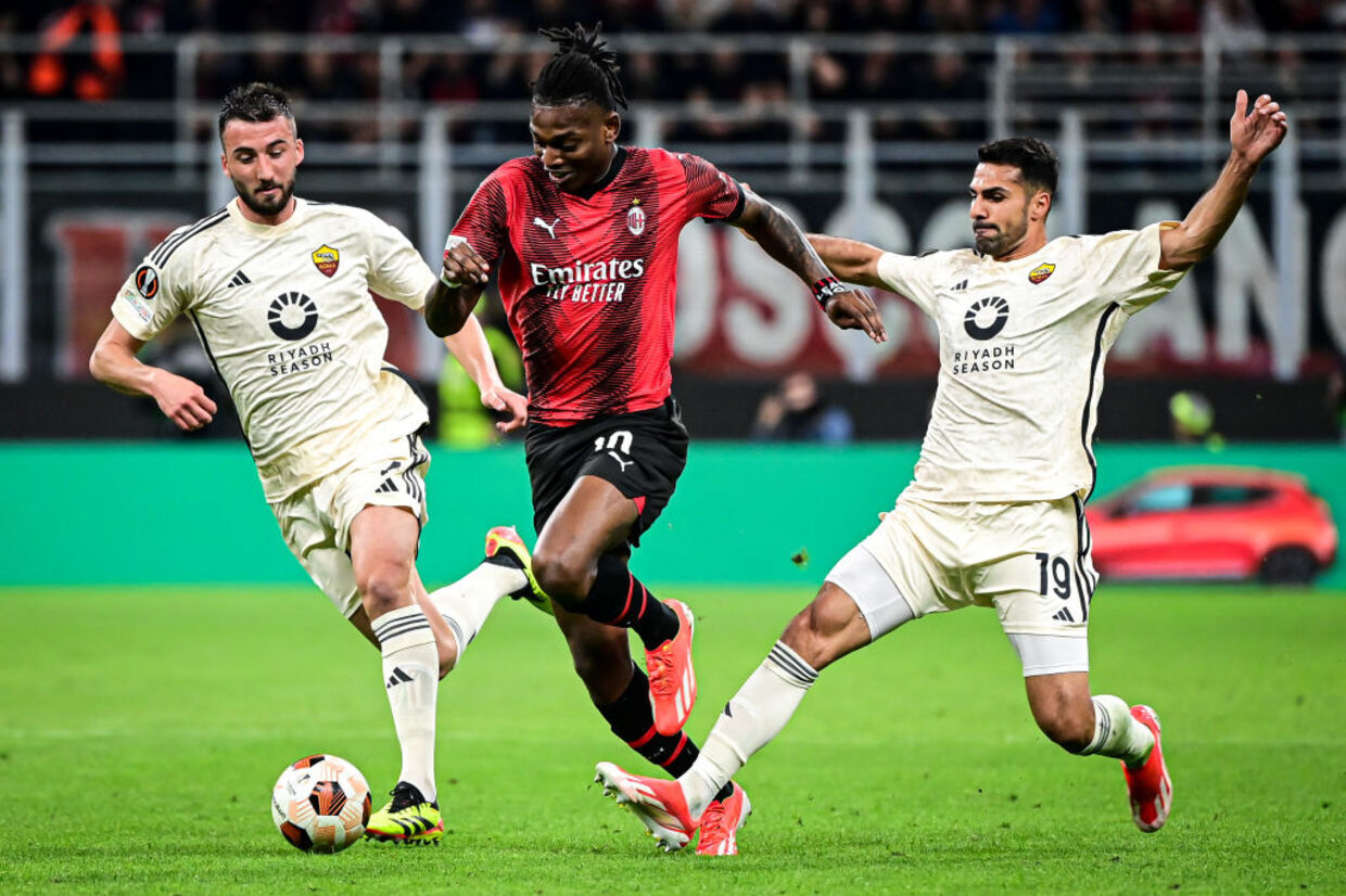 Rafael Leão não vai deixar o Milan nesta janela, garante CEO