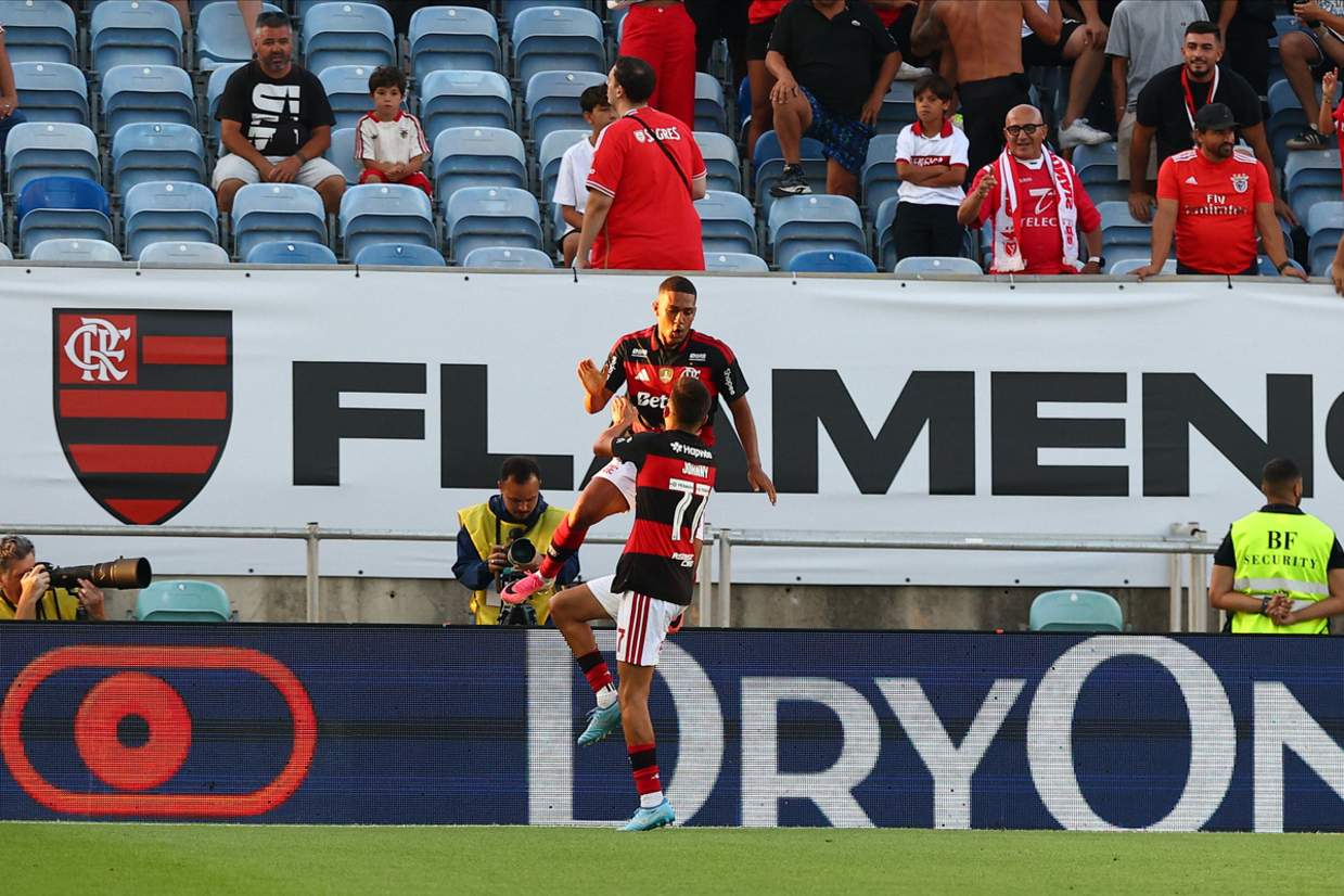 Flamengo garante título do Torneio do Algarve com vitória sobre o Benfica e brilho de Lino