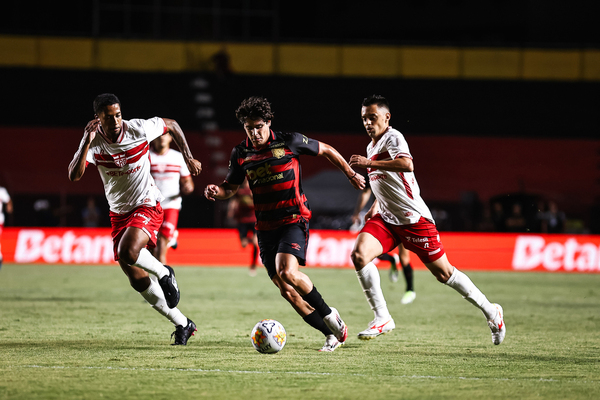 Sport bate CRB e assume a ponta da Copa do Nordeste