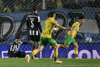 Botafogo sofre pelo alto, perde para Defensa y Justicia e d adeus  Sul-Americana