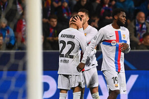 Barcelona bate Viktoria Plzen e se despede da Champions com vitria