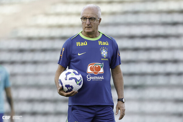 CBF marca reunio com Dorival e j retoma contatos com Ancelotti