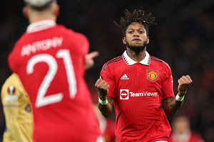 Brasileiros decidem, United vira para cima do Bara e avana na Liga Europa