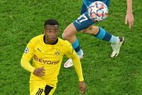 Prodgio Moukoko alcana marca que durava 16 anos na Champions 