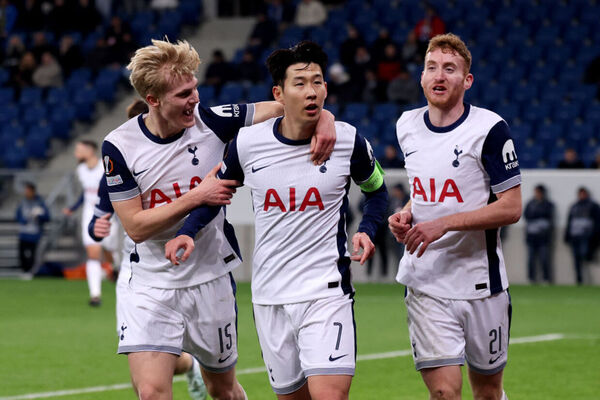 Tottenham volta a vencer na Liga Europa; Roma e Porto tropeam e entram em alerta