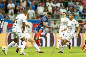 Bahia leva susto, mas bate o Cear e avana na Copa do Nordeste