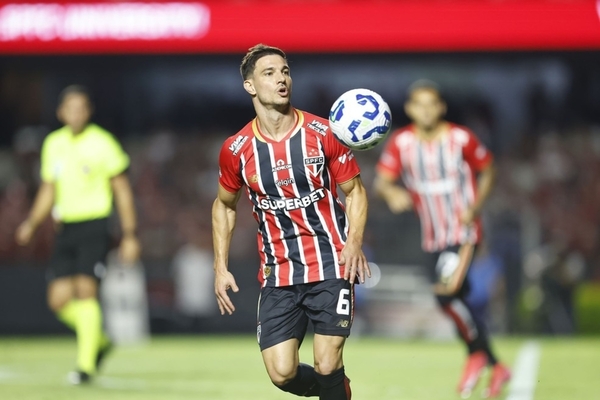 So Paulo renova com lateral Cdric at o final de 2027