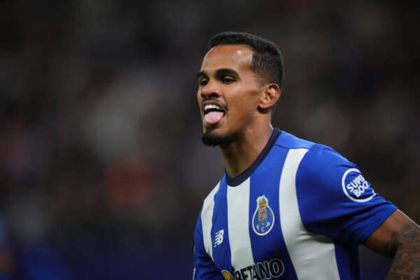 Com show de Galeno, Porto estreia com vitria diante do Shakhtar Donetsk