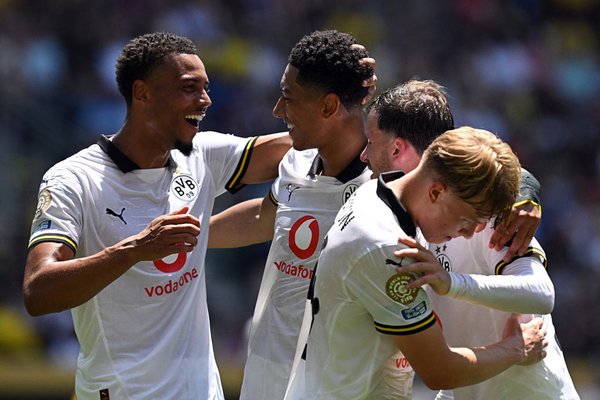 Sundowns assusta, mas Borussia vence em jogo de sete gols