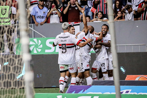 Prazer, James: meia volta com gol e assistncia e comanda vitria sobre Inter de Limeira