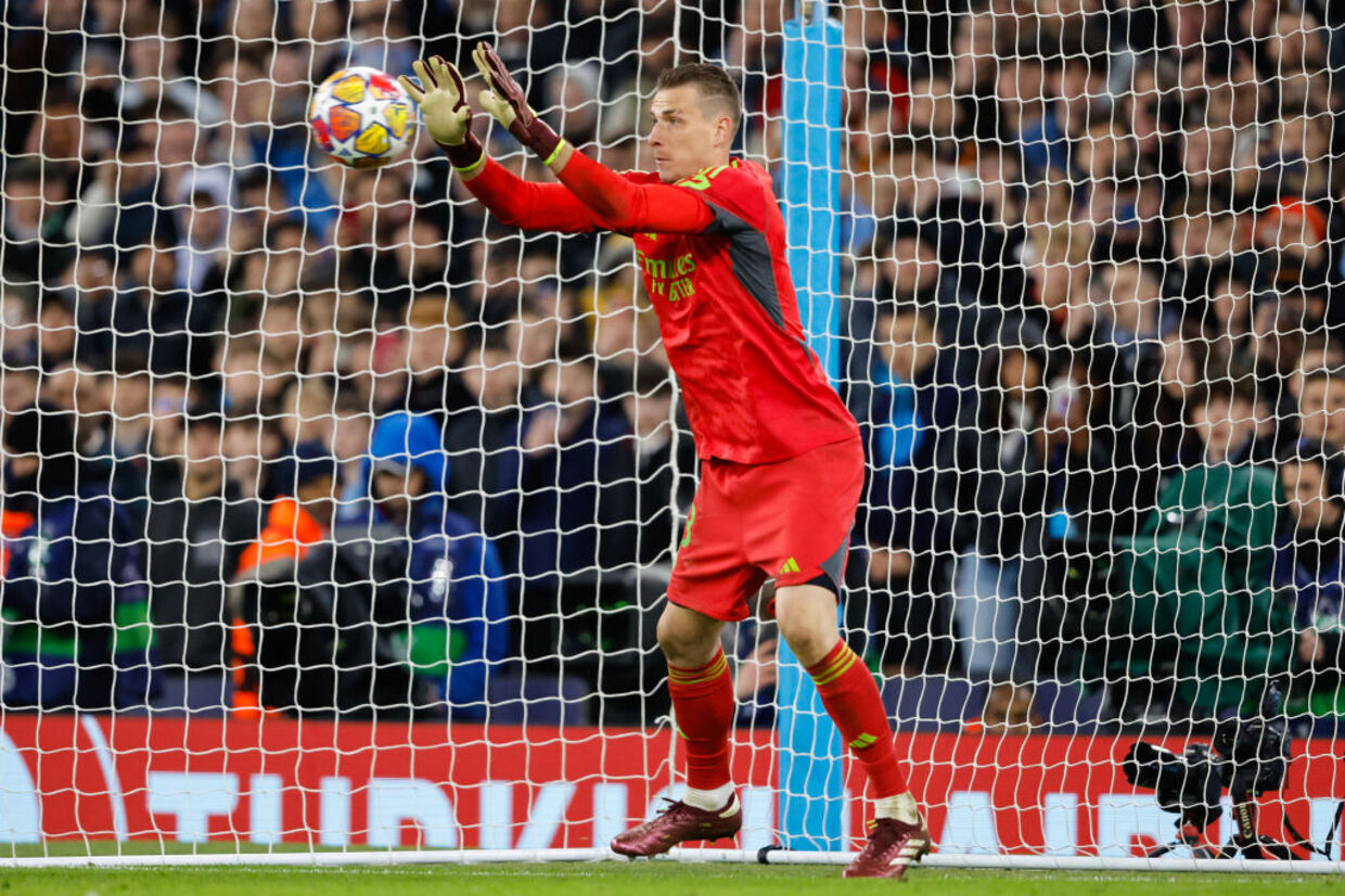 Prodígio, abalado pela guerra, celebrado por Courtois... conheça Lunin, herói do Real