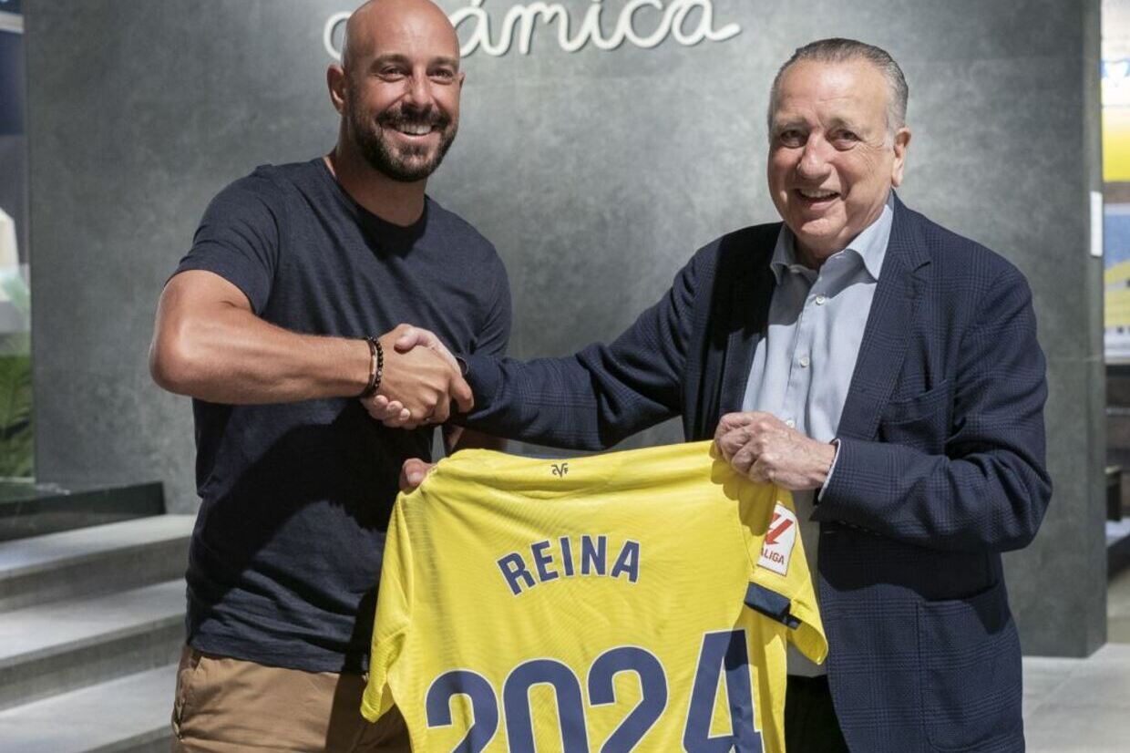 Aos 40 anos, Pepe Reina renova com o Villarreal