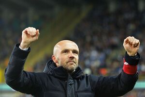 Em pssima sequncia, Ajax demite sucessor de ten Hag