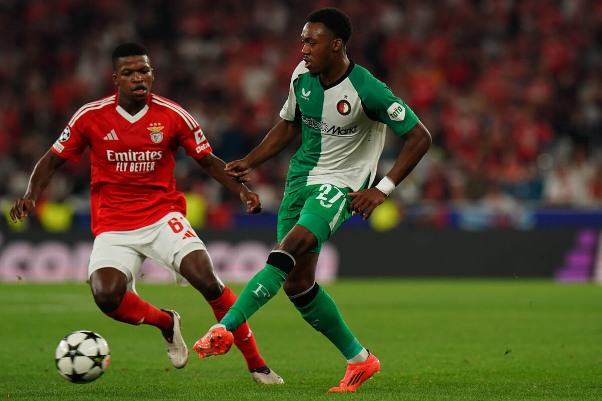 Brentford completa contratação de promessa do Feyenoord