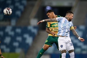 Contra o Paysandu, Cuiab conquista terceira vitria seguida na Srie B