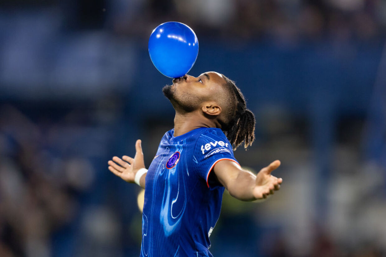 Nkunku faz três e Chelsea confirma favoritismo contra Barrow