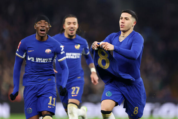 Chelsea no toma conhecimento do Aston Villa e avana na Copa da Inglaterra