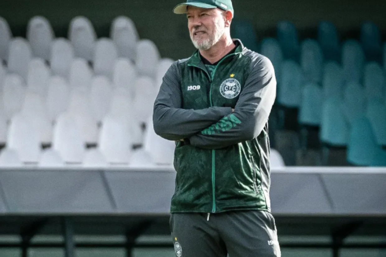 Sem vencer, Antônio Zago se despede do Coritiba